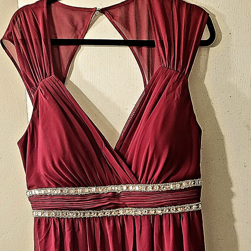 Dress - Picture 2 of 6